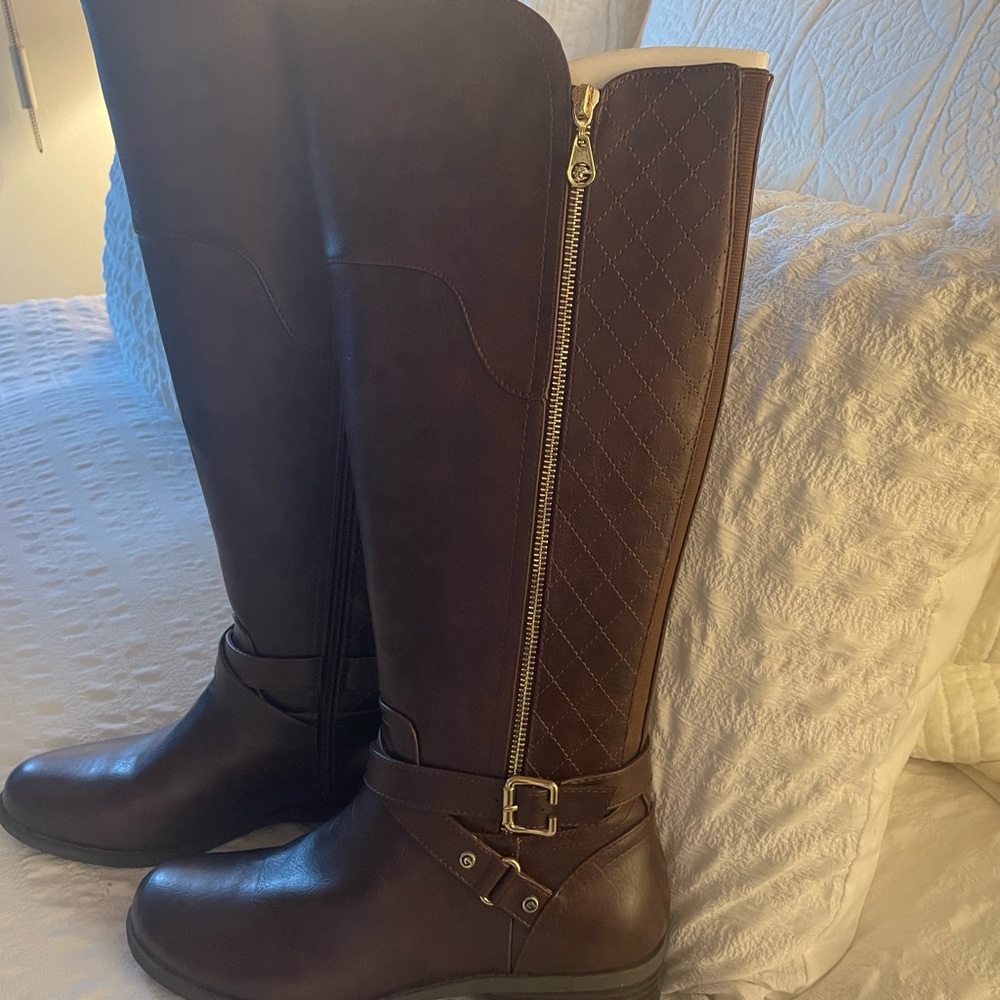 Brand new boots from Macys. Man made not leather but really looks like leather!